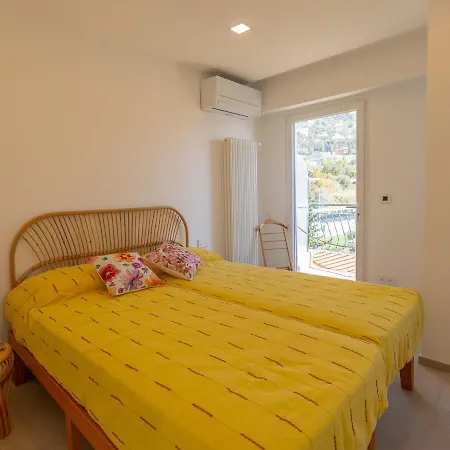 Magnifique 3p Climatise En Dernier Etage Avec Terrasse Face Mer, Proche Centre - Fr-1-196-326 * Мантон