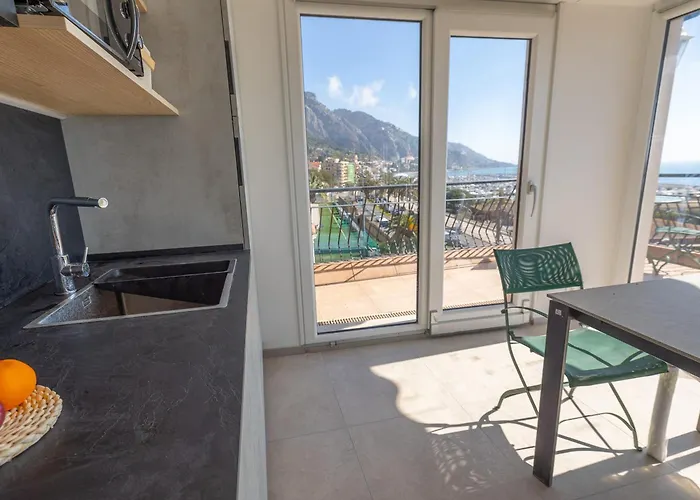 Magnifique 3p Climatise En Dernier Etage Avec Terrasse Face Mer, Proche Centre - Fr-1-196-326